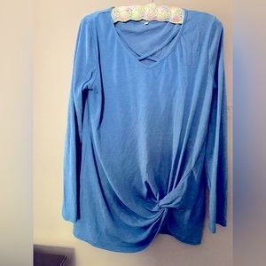 Women’s long sleeve tee with knotted front/side and crisscross V-neck